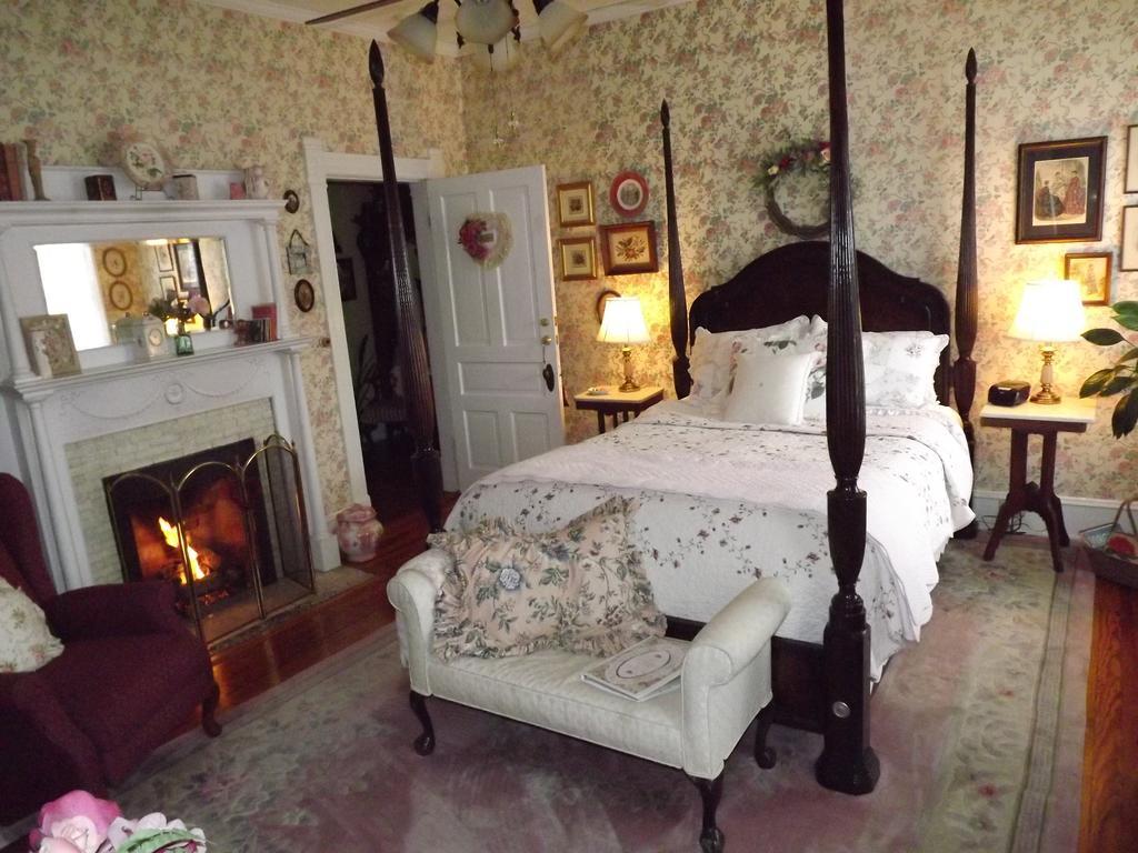 Belle Hearth Bed And Breakfast 韦恩斯伯勒 客房 照片